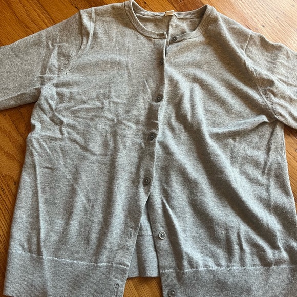 Uniqlo UV Protection Gray Caridgan - Picture 1 of 2